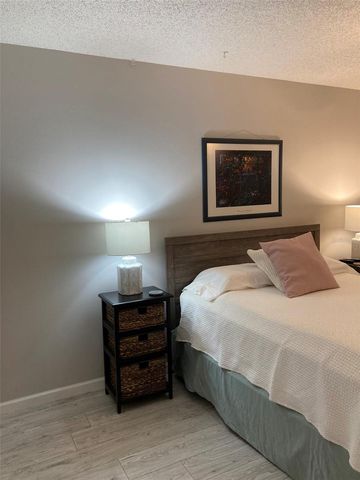 5725 80TH STREET N 404, St Petersburg, FL 33709