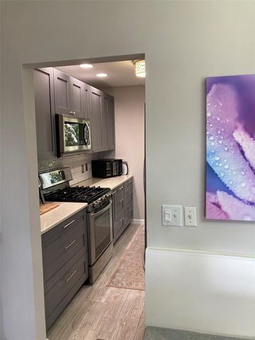 5725 80TH STREET N 404, St Petersburg, FL 33709