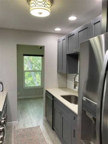 5725 80TH STREET N 404, St Petersburg, FL 33709