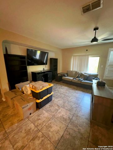 1302 plaza lake, San Antonio, TX 78245