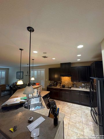 1302 plaza lake, San Antonio, TX 78245