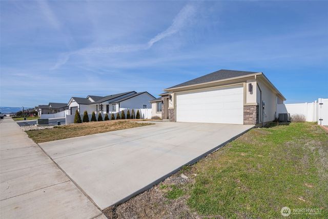 415 SW R Street, Quincy, WA 98848