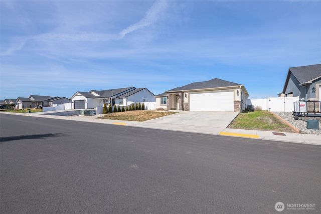 415 SW R Street, Quincy, WA 98848