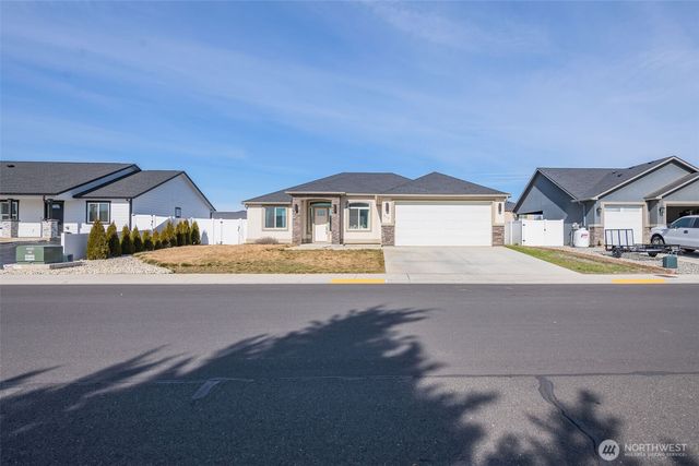 415 SW R Street, Quincy, WA 98848