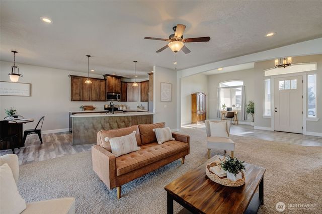 415 SW R Street, Quincy, WA 98848