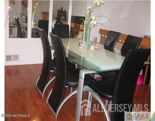 15 Gerard Place, Sayreville, NJ 08859