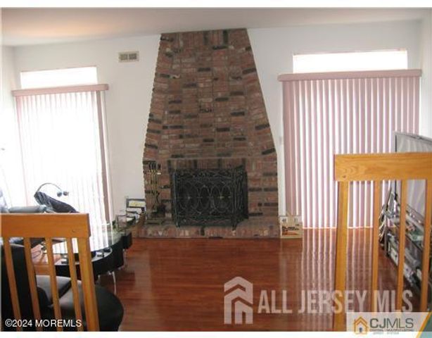15 Gerard Place, Sayreville, NJ 08859
