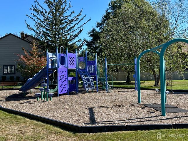 15 Gerard Place, Sayreville, NJ 08859