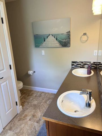 24202 E DESMET Rd, Liberty Lake, WA 99019