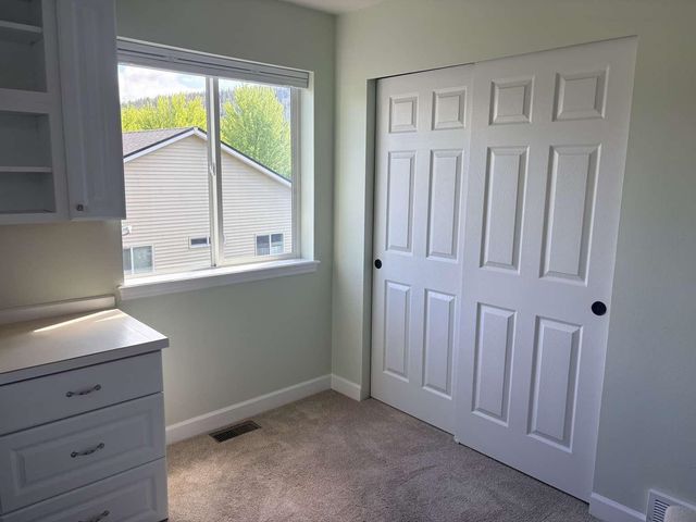 24202 E DESMET Rd, Liberty Lake, WA 99019