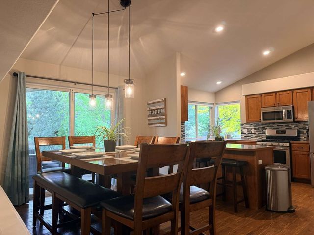 24202 E DESMET Rd, Liberty Lake, WA 99019