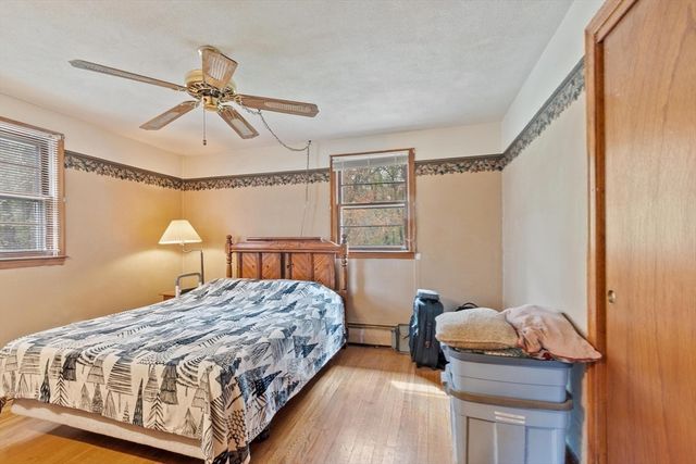 10 Meadowglen Rd, Billerica, MA 01862