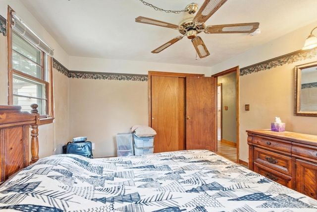 10 Meadowglen Rd, Billerica, MA 01862