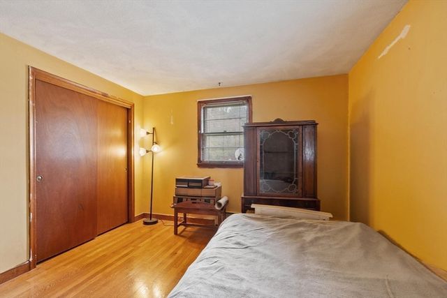 10 Meadowglen Rd, Billerica, MA 01862