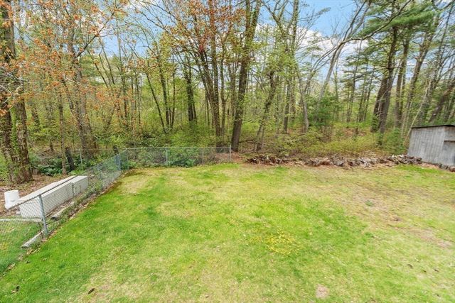 10 Meadowglen Rd, Billerica, MA 01862