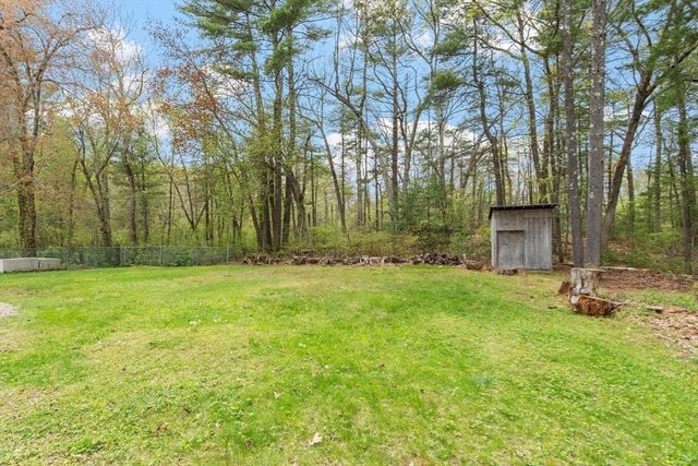 10 Meadowglen Rd, Billerica, MA 01862