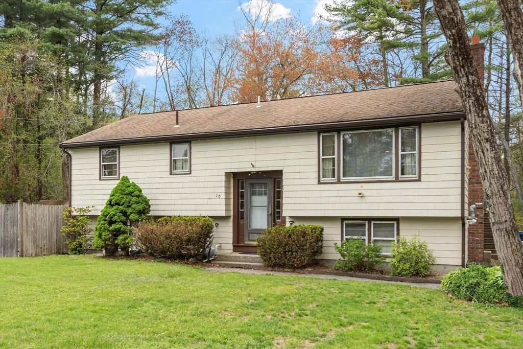 10 Meadowglen Rd, Billerica, MA 01862