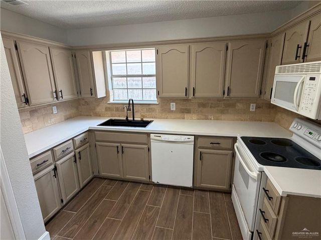 3610 N 29th Lane N, Mcallen, TX 78501