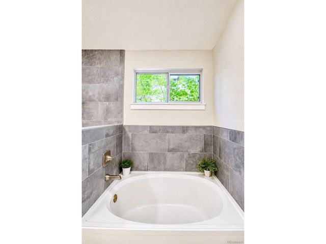 13446 Falls Dr, Broomfield, CO 80020