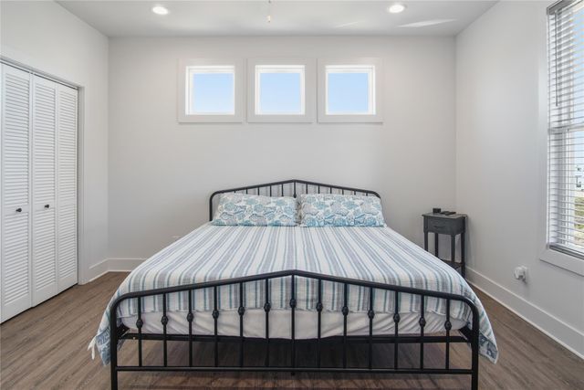 2570 Whitecap, Crystal Beach, TX 77650