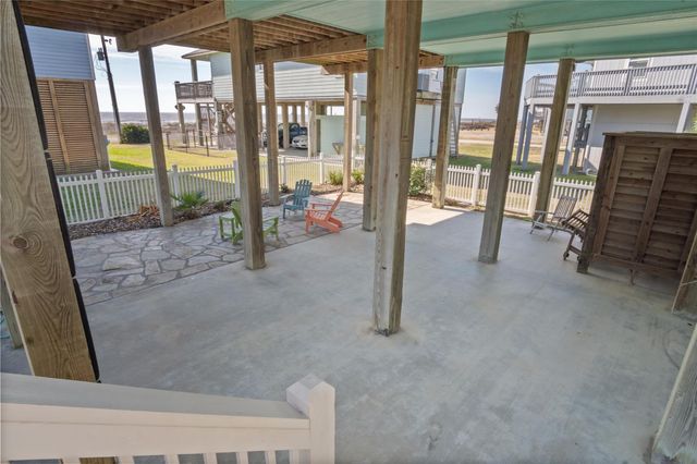 2570 Whitecap, Crystal Beach, TX 77650