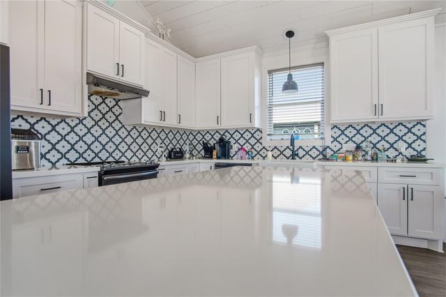 2570 Whitecap, Crystal Beach, TX 77650