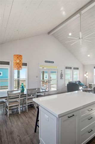 2570 Whitecap, Crystal Beach, TX 77650