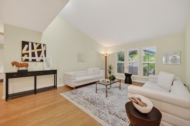 9349 Rolling Glenn Ct, Orangevale, CA 95662