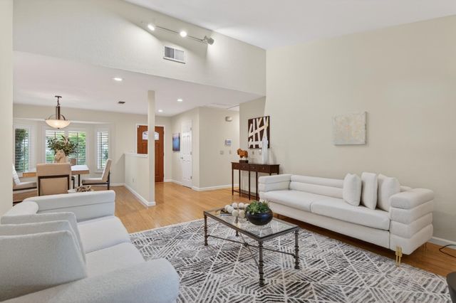 9349 Rolling Glenn Ct, Orangevale, CA 95662