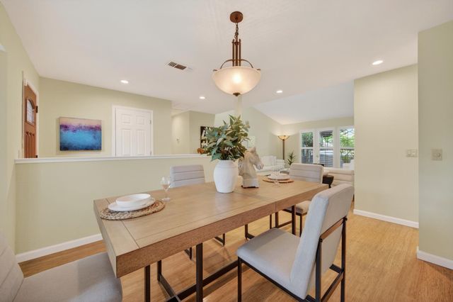 9349 Rolling Glenn Ct, Orangevale, CA 95662