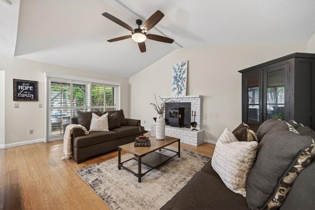 9349 Rolling Glenn Ct, Orangevale, CA 95662