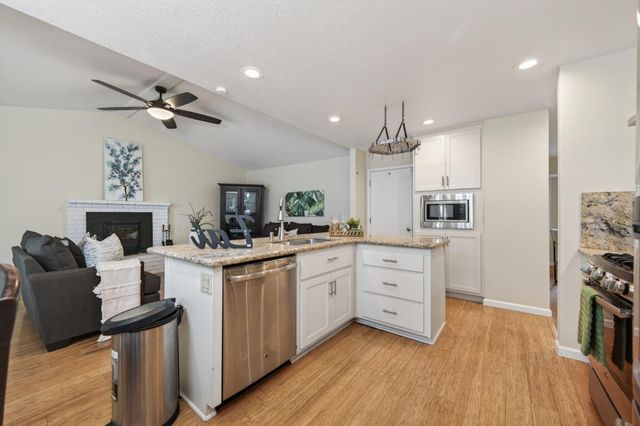 9349 Rolling Glenn Ct, Orangevale, CA 95662