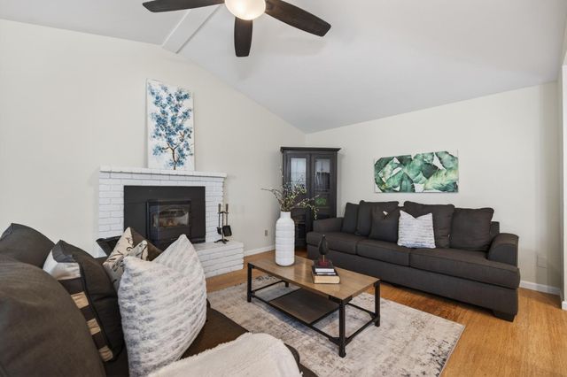 9349 Rolling Glenn Ct, Orangevale, CA 95662