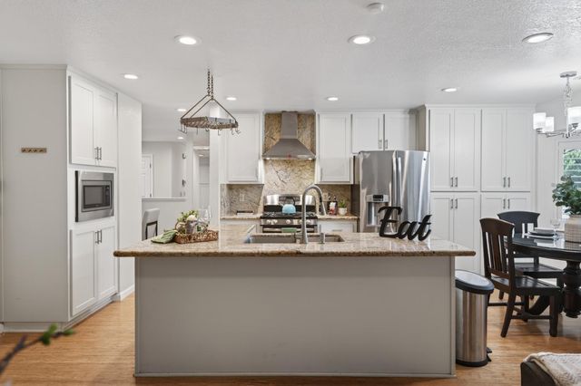 9349 Rolling Glenn Ct, Orangevale, CA 95662