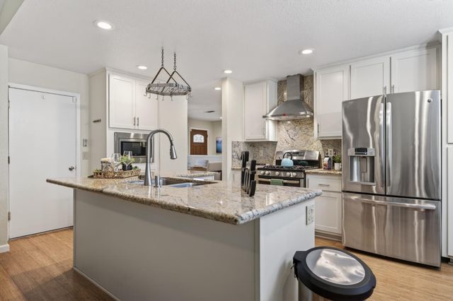 9349 Rolling Glenn Ct, Orangevale, CA 95662