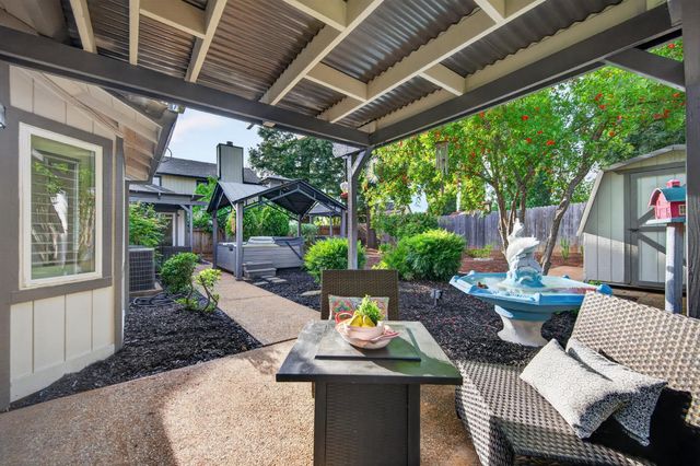 9349 Rolling Glenn Ct, Orangevale, CA 95662