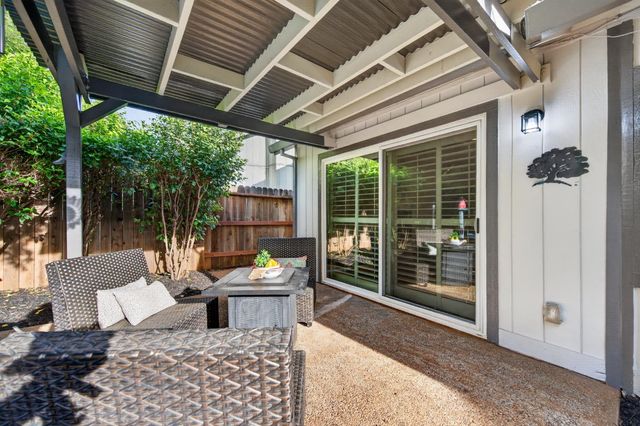 9349 Rolling Glenn Ct, Orangevale, CA 95662