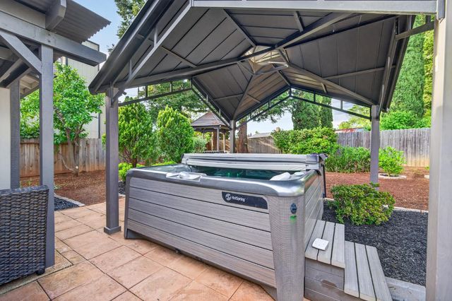 9349 Rolling Glenn Ct, Orangevale, CA 95662