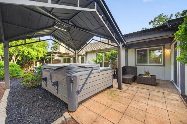 9349 Rolling Glenn Ct, Orangevale, CA 95662