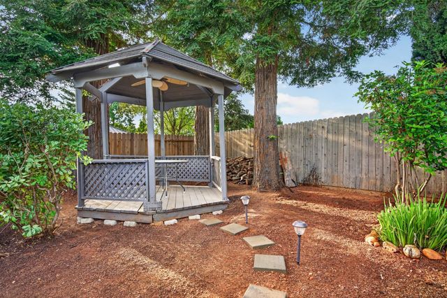 9349 Rolling Glenn Ct, Orangevale, CA 95662