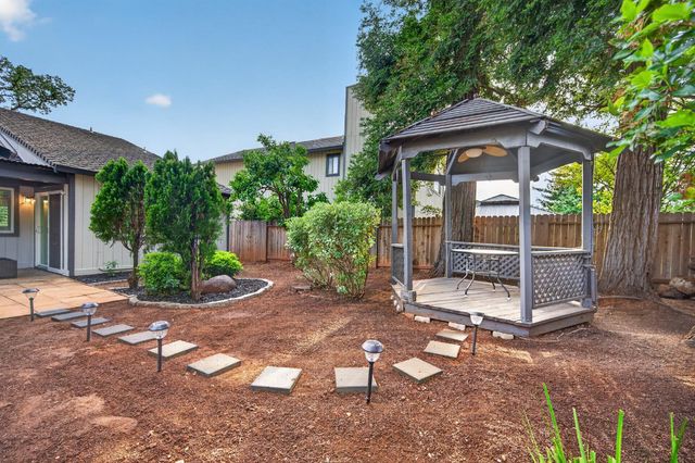 9349 Rolling Glenn Ct, Orangevale, CA 95662