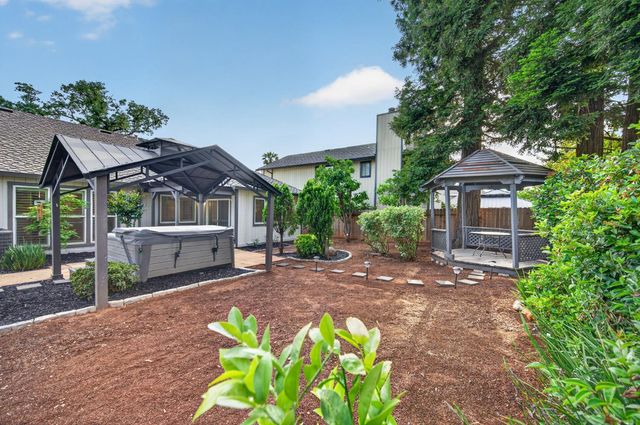 9349 Rolling Glenn Ct, Orangevale, CA 95662