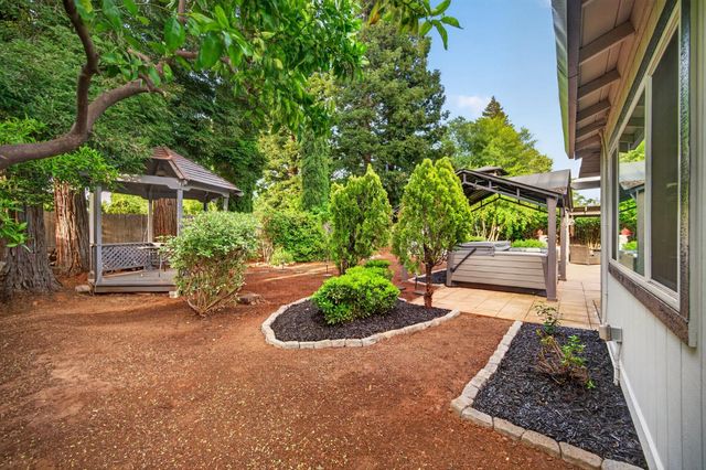 9349 Rolling Glenn Ct, Orangevale, CA 95662