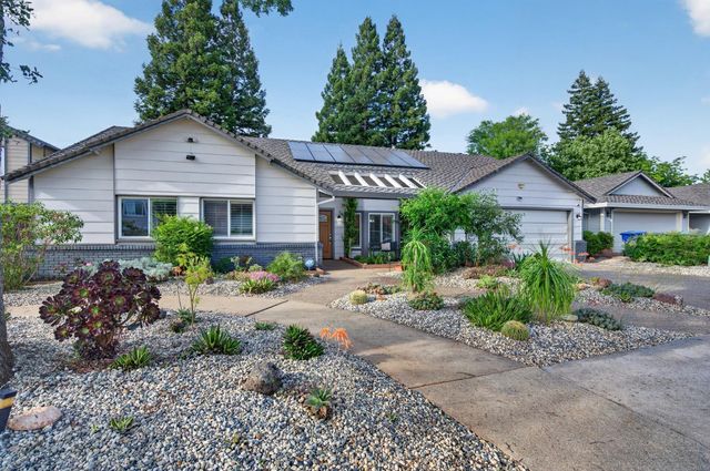 9349 Rolling Glenn Ct, Orangevale, CA 95662