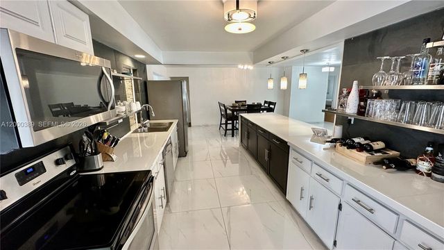 1116 Hollywood Blvd, Hollywood, FL 33019