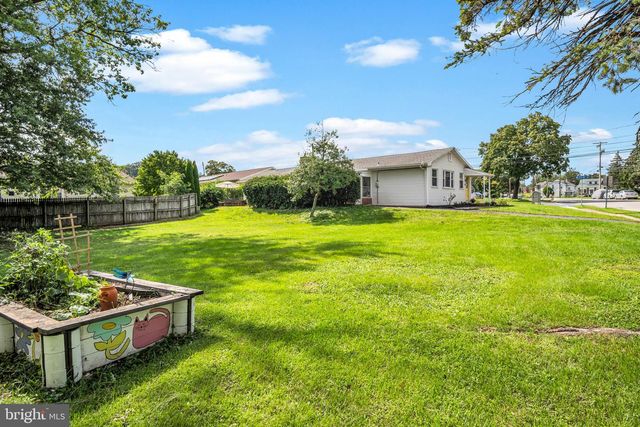 400 BEACON HILL RD, New Cumberland, PA 17070