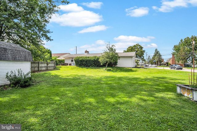 400 BEACON HILL RD, New Cumberland, PA 17070