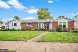 400 BEACON HILL RD, New Cumberland, PA 17070