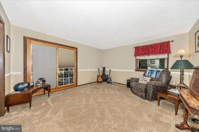 11738 MEADOWLARK AVE, Hagerstown, MD 21742