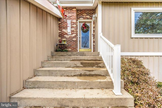 11738 MEADOWLARK AVE, Hagerstown, MD 21742